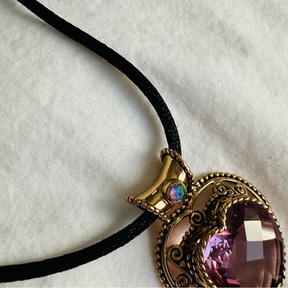 Sajen Vintage Heart Designer Pendant on Black Silk Cord - Picture 9 of 12